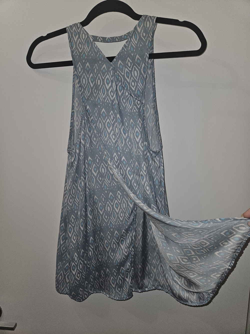 Light Blue Geometric Racerback Split Back Tank Top - Picture 4 of 5